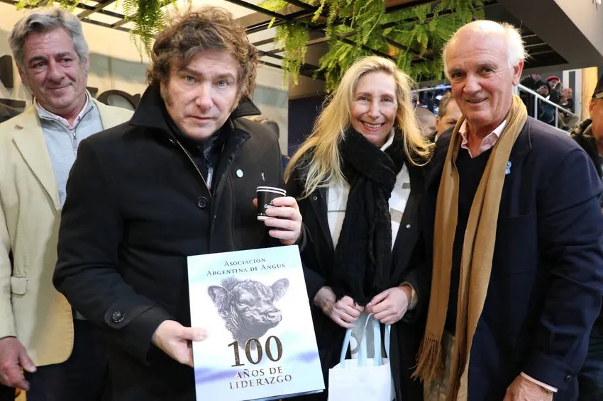 El mandatario participará de la Exposición del Centenario de la Asociación Criadores de Hereford, en sus 100 años de existencia.