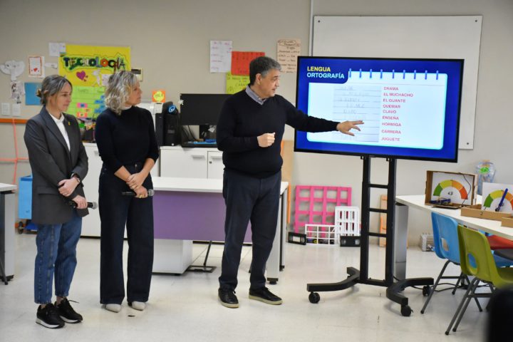 Presentación en la Escuela Nº 24 de Villa Urquiza. Jorge Macri estuvo acompañado de la vicejefa de Gobierno, Clara Muzzio, y la ministra de Educación, Mercedes Miguel, junto a las especialistas Vanesa De Mier y Pierina Lanza.