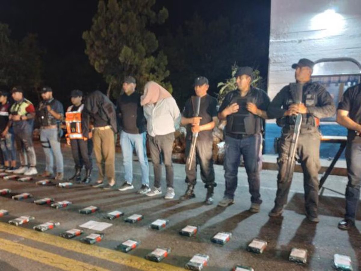 La Policía de Tucumán detuvo al hombre y la mujer que transportaban 63 kilos de cocaína en una camioneta.