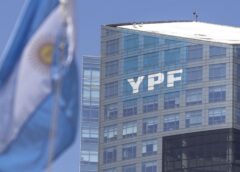 YPF presentó el mayor proyecto RIGI: la petrolera invertirá US$51 mil millones en gas licuado