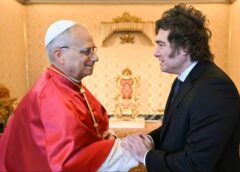 El mensaje de Milei al papa León XIV por su salud: «Toda la Argentina acompaña a su Santidad»